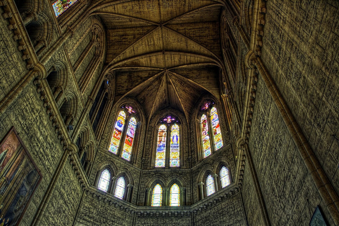 Vitrales del ábside de la Basílica de Luján